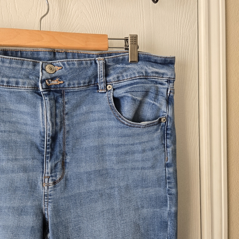 American Eagle Hi-Rise Artist Flare Jeans - Picture 12 of 13